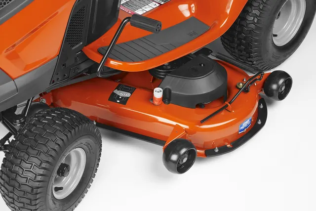 HUSQVARNA TS142T Tracteur éjection latérale – Image 3