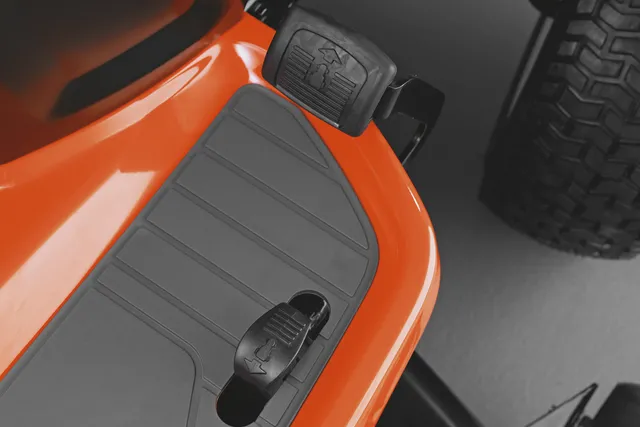 HUSQVARNA TS142T Tracteur éjection latérale – Image 8